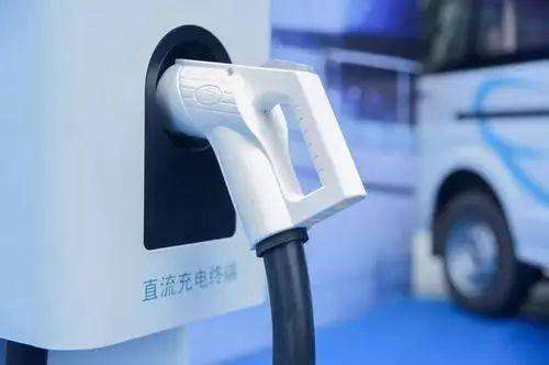 南京市每隔900米就能找到充電樁