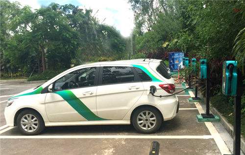 智能充電樁進(jìn)小區(qū) 電動(dòng)車充電不再難
