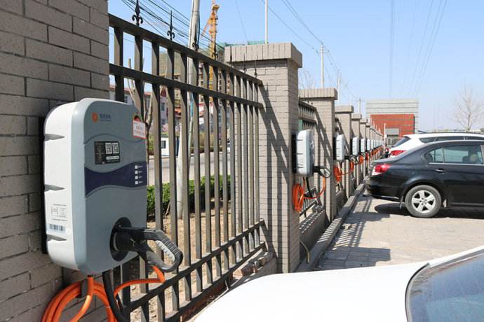 黃江首座電動汽車充電站啟用