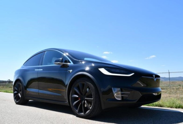 全球汽車廠商用豪華電動汽車挑戰特斯拉