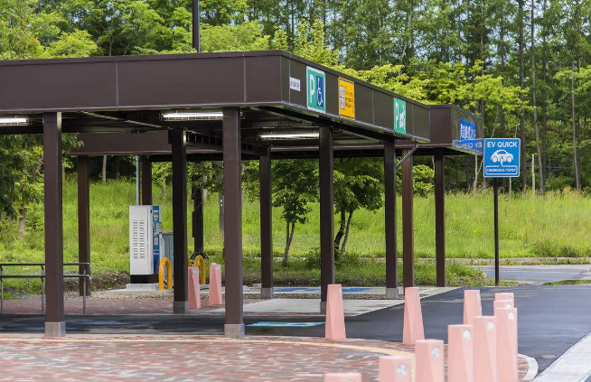 電動汽車的充電地位之爭 電動汽車的充電地位之爭