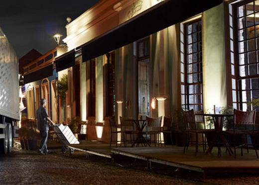 沃爾沃新電動卡車定位夜間物流配送