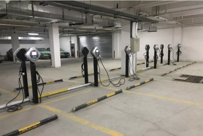 青海西寧再建1000臺充電樁加快布局新能源汽車