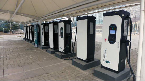 國務院新規：公務用車50%將選新能源