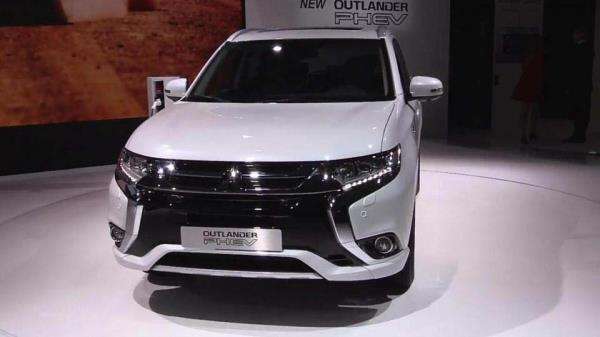 2040年插電混動與純電動汽車平分天下