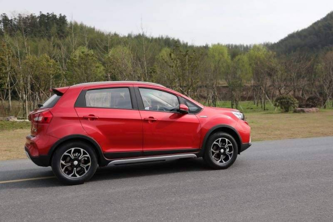 吉利和云度電動汽車哪個好？