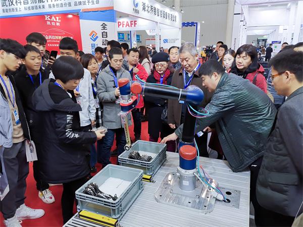 2018武漢國際新能源汽車工業展在武漢盛大開幕 2018武漢國際新能源汽車工業展在武漢盛大開幕
