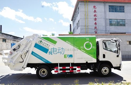 北京自主研發18款純電動環衛車亮相 實現零排放