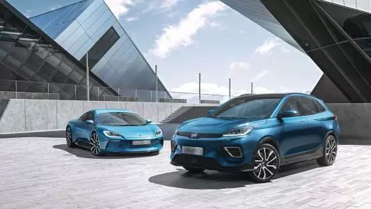 汽車產(chǎn)業(yè)投資新政出臺：擠壓產(chǎn)能泡沫 遏制盲目投資