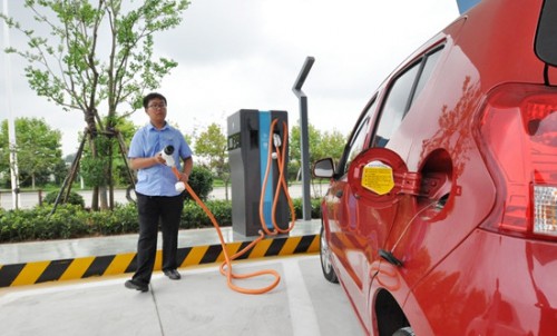 新疆阿勒泰新能源汽車充電樁將覆蓋全域